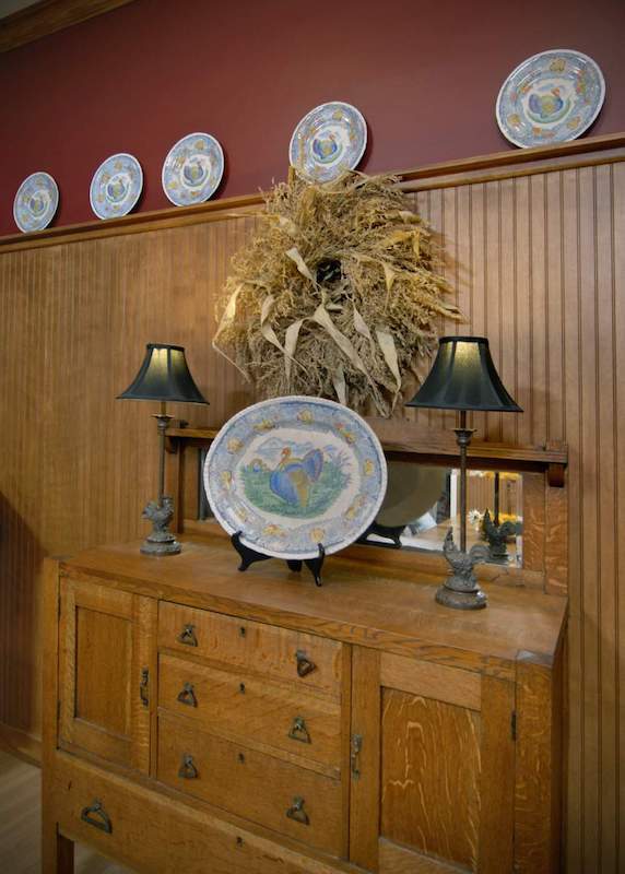 Dining buffet table