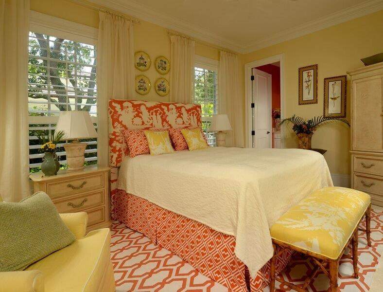 Rossi yellow guest room